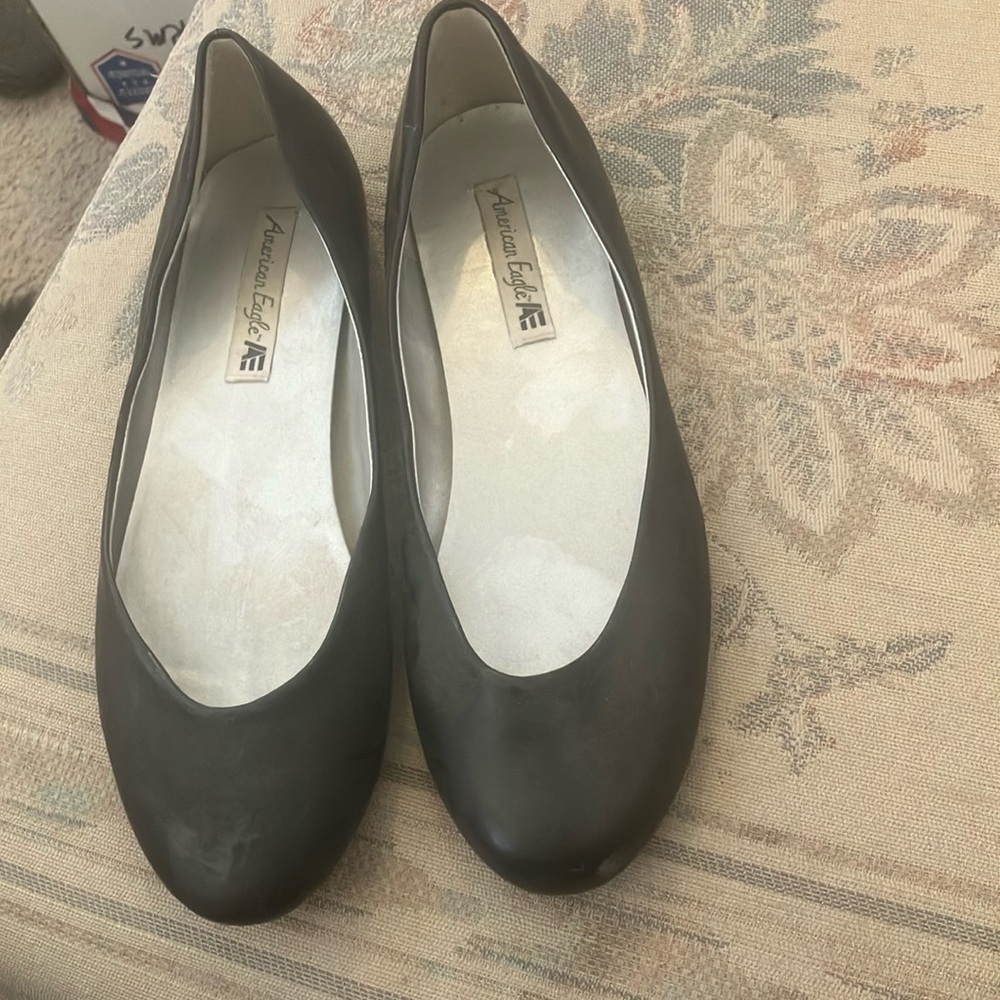 FINAL MARKDOWN American eagle outfitters flats 8 1/2